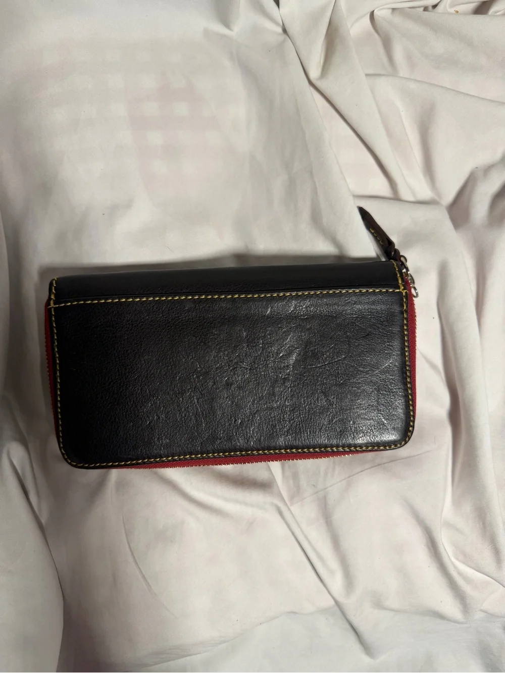 Classic Dooney & Bourke Black and Red Leather Zip Wallet - Unbranded